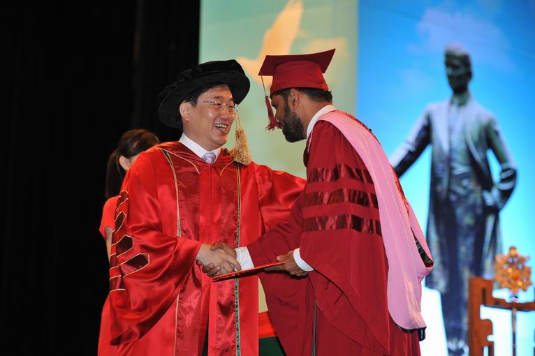 仪式现场-授予进行时