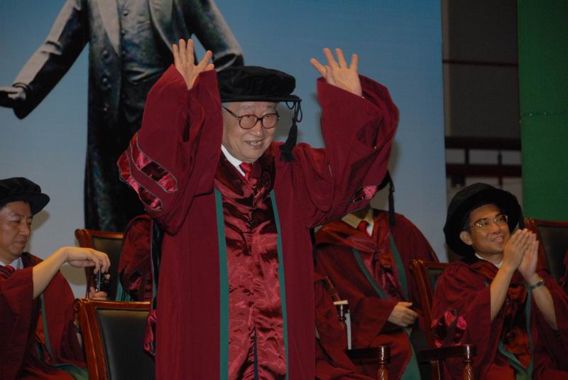 仪式现场-主礼教授